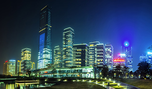 鉆石燈籠、保利國(guó)際廣場(chǎng)亮化設(shè)計(jì)解析