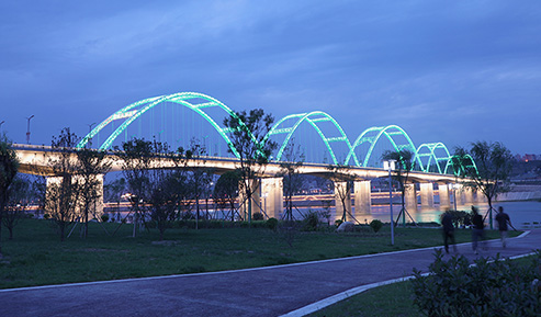 橋梁照明工程、吊車高空燈具安裝作業