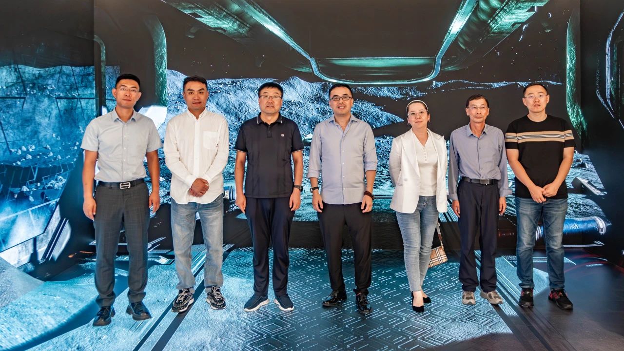 集團(tuán)資訊 | 東勝國投、中城盛源、轉(zhuǎn)角巷商業(yè)管理的企業(yè)領(lǐng)導(dǎo)蒞臨信達(dá)電通總部交流座談，共商合作